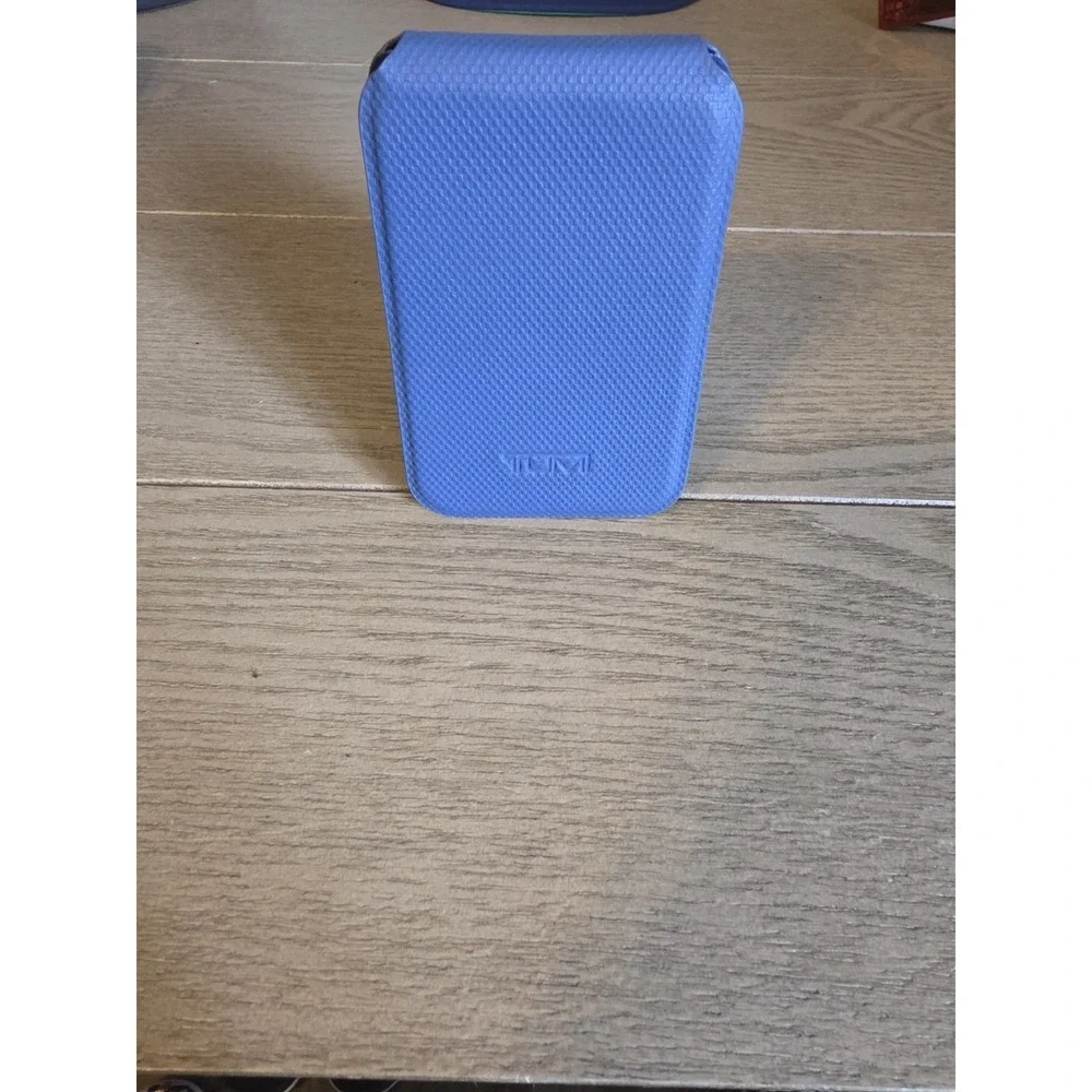 NEW Tumi MAGNETIC CARD HOLDER Stand Stand  - MATTE TEXTURED Blue